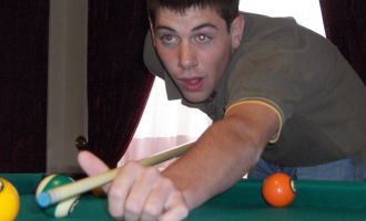 Leiter beim Billard