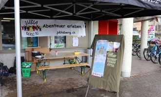20230325_Berg stellt aus_001.jpg
